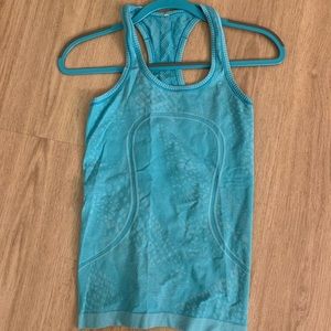 Lululemon exercise tank